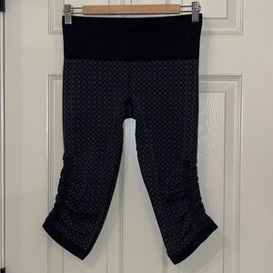 Lululemon Women’s In The Flow Crop II Heathered Deep Coal‎ Seamless Sz 6 Workout